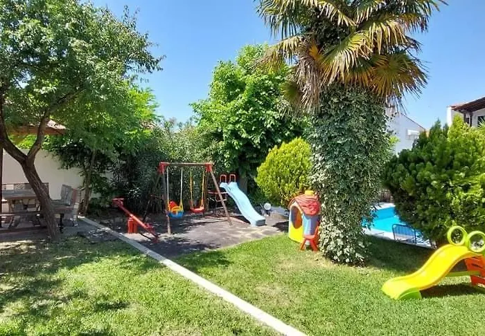 Tivoli Palms Apartment